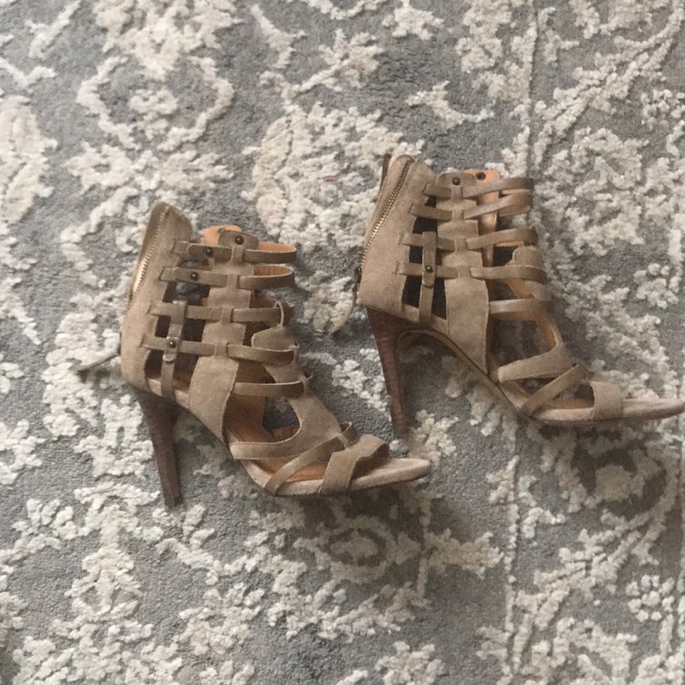 Levity sandals